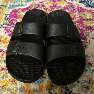 Freedom Moses Black Sandals